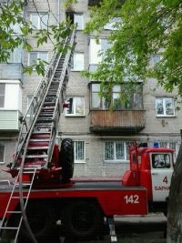 Прикованная к кровати женщина не спаслась от пожара в барнаульской многоэтажке
