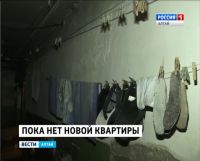 В Барнауле несколько семей живут в обесточенном подвале детсада