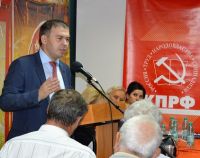 На переднем плане - Юрий Афонин, сидят Сергей Юрченко и Мария Прусакова