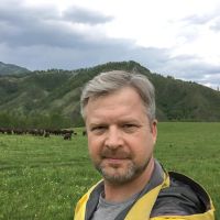 Валдиса Пельша во время съемок на Алтае покусали пчелы