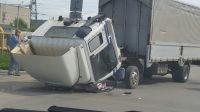 Грузовик потерял кабину во время движения по барнаульским улицам