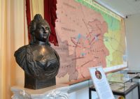 «Желаем быть в подданстве»: в Горно-Алтайске установили бюст императрицы Елизаветы работы скульптора Церетели
