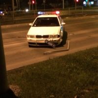 В Барнауле автомобиль полиции смял иномарку и снес ограждение в погоне за нарушителем