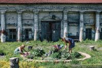 Волонтеры на работах у сереброплавильного завода