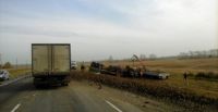 «КамАЗ» под шубой: на рубцовской трассе перевернулся грузовик со свеклой