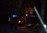 Почти 50 спасателей тушат крупный пожар в здании барнаульского радиозавода