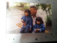 Эльмира и Лейла Шукуровы в детстве с Леонидом Теном