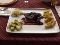 Меню элитного санатория включает стейки из маралятины