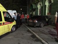 Сотрудники полиции и врачи на месте происшествия
