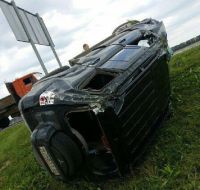 Одно из пострадавших авто