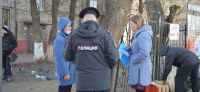 Представители власти объясняют пенсионерке, что она не вписывается в концепцию развития Барнаула
