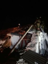 В результате взрыва две квартиры оказались полностью разрушены