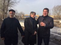 Три «путника» в парке «Изумрудном»