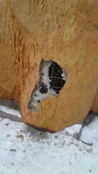 Осколков поблизости не видно