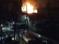 Огонь перекинулся на крышу