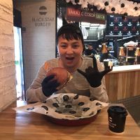 Посетители Black Star Burger уже начали выкладывать фото с «Ламбер-бургером»