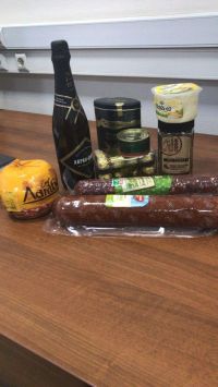 Алтайский «Ламбер» среди других продуктов в составе подарка сотрудникам Минсельхоза