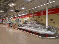 Пустые полки в отделе кулинарии