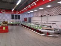 В отделе колбас и охлажденной птицы также пусто