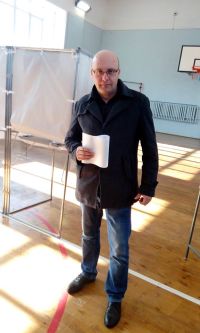 Владислав Вакаев голосовал на новом участке