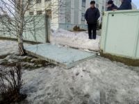 Упавшая плита