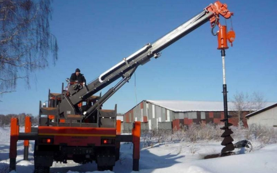 Как происходит монтаж столбов ЛЭП?