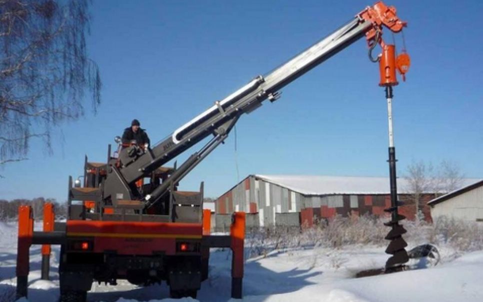 Как происходит монтаж столбов ЛЭП?