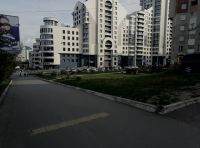 Еще недавно на этом месте был бетонный забор, закрывающий пустырь