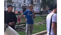Мужчина, поднявший руку на животное