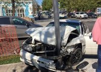 Виновник аварии и столб