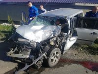 Сотрудники аваркома вызволяют пострадавшего