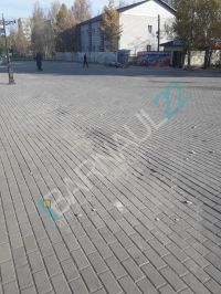 Ямы на площади Мира