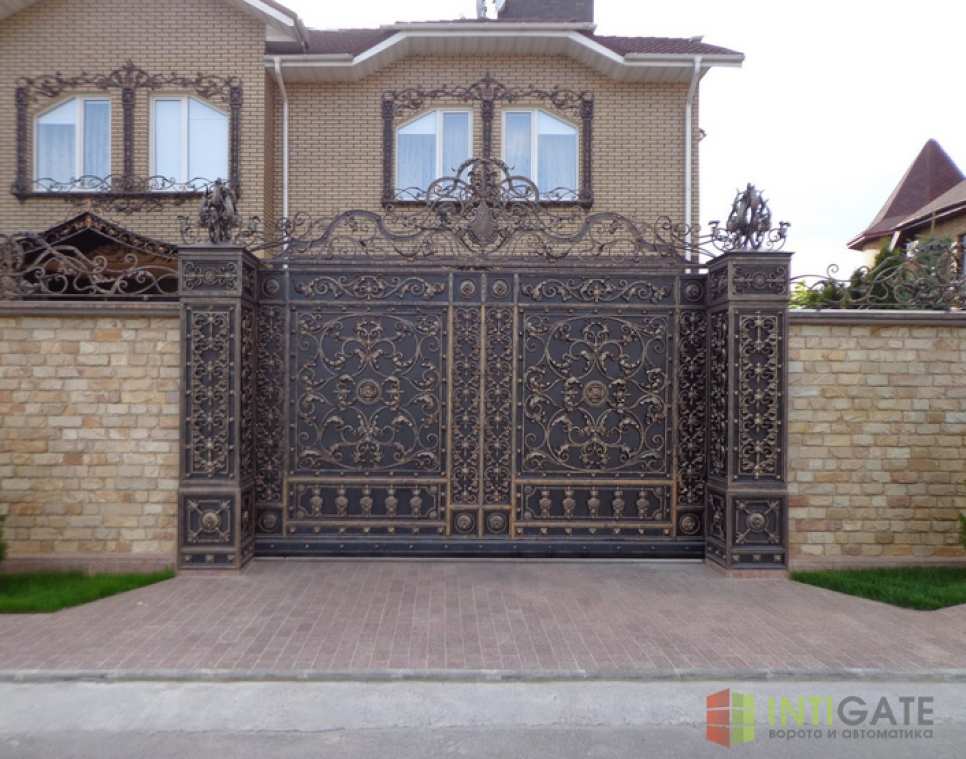 Недорогие распашные ворота в Украине