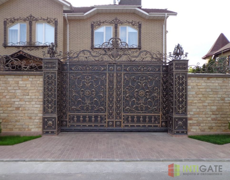 Недорогие распашные ворота в Украине