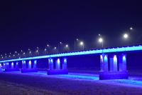 Новый мост в лучах софитов