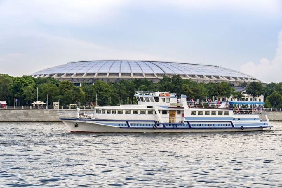 Преимущества аренды теплохода для проведения праздника