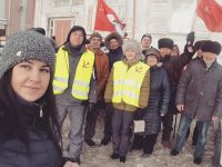 Всего пара желтых тонов в «красном» протесте