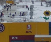 Работа на крыше кипит