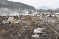 Один из «типовых» объектов на карте ОНФ - Кызыл-Озекский полигон в Майминском районе Республики Алтай. Он был закрыт, но мусор сюда якобы свозят до сих пор