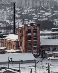 Еще целый «небоскреб»