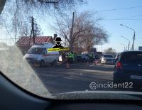 На месте аварии работали полиция и медики