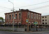 Крышу разобрали уже 18 мая