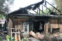 Окончательно избавить центр города от заброшенного дома не смог и пожар