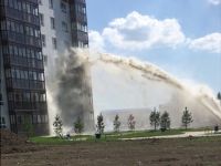 Напор воды у многих вызвал сомнения, что порыв произошел на коллекторе