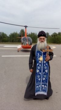 Сергий на фоне того самого вертолета