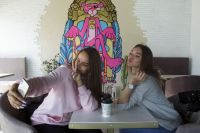 Новое заведение, кажется, пришлось по душе барнаульской молодежи