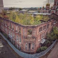 Вид здания со стороны главного входа