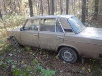 Брошенное в лесу авто