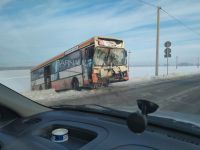 Кабина автобуса серьезно пострадала от удара