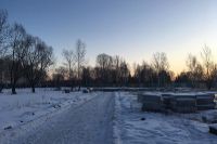 Пока в сквере действительно грустно